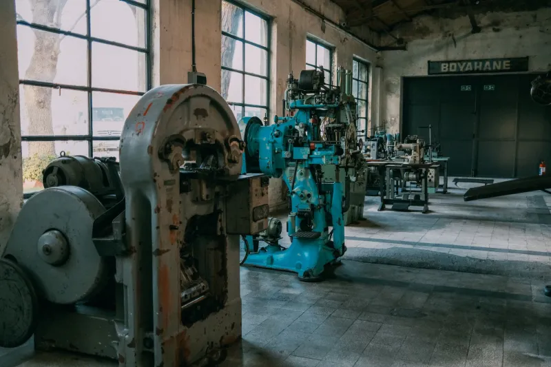 What the Machines Left Behind: The Immigrant Inventors Who Took Over an Empty Factory